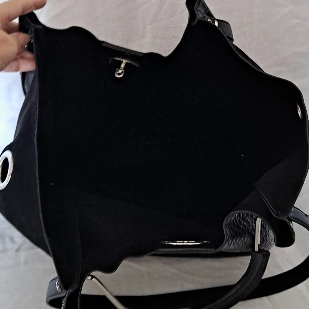Sondra Roberts Squared BlackPebbled Vegan Leather Tote/Purse Handbag Sz Large.